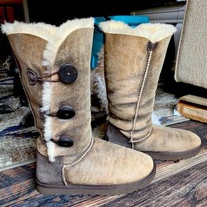 UGG Tall Boots with three Button detail Size 8!!!!
